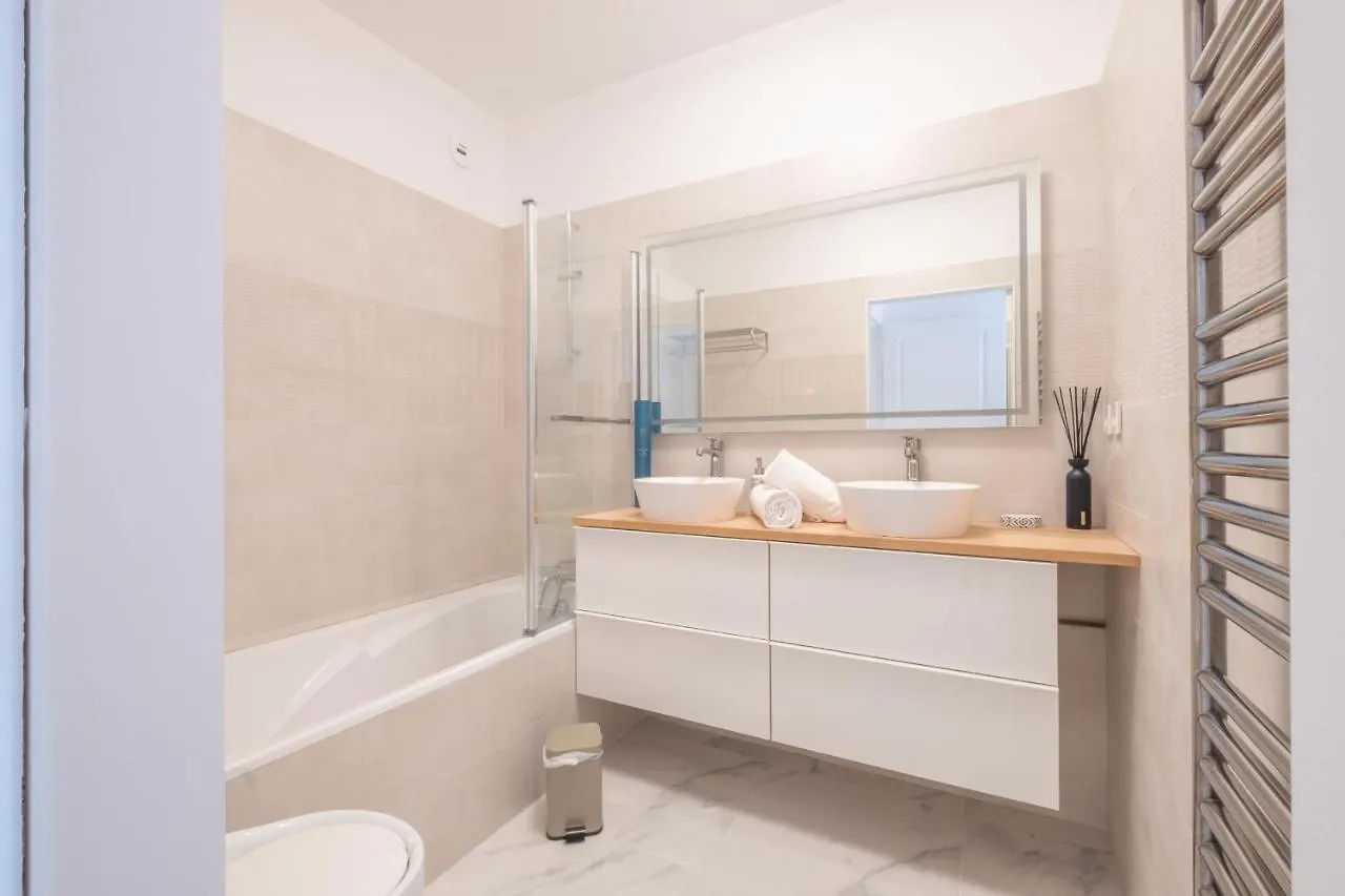 Rare! Exquisite 2-Bd Apartment Facing The Sea Cannes 0*,  Francia