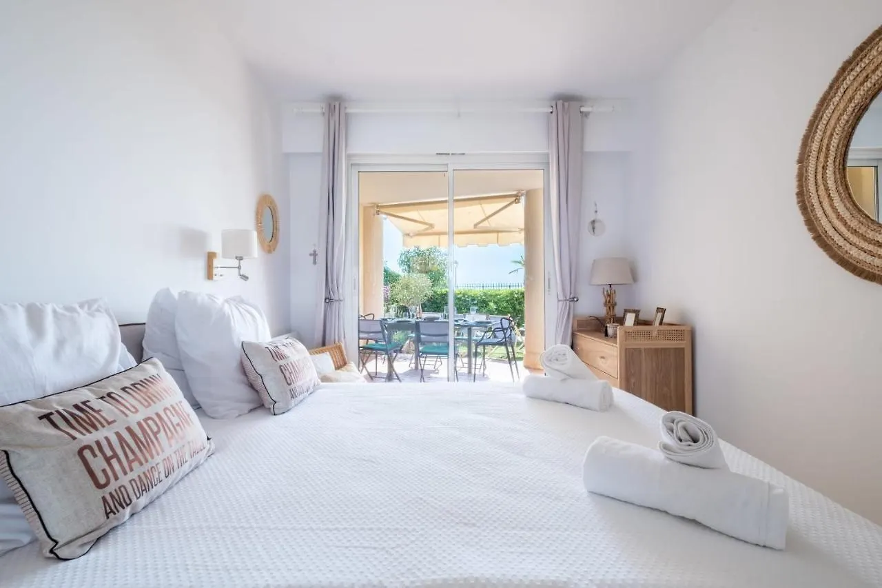 Rare! Exquisite 2-Bd Apartment Facing The Sea Cannes 0*,
