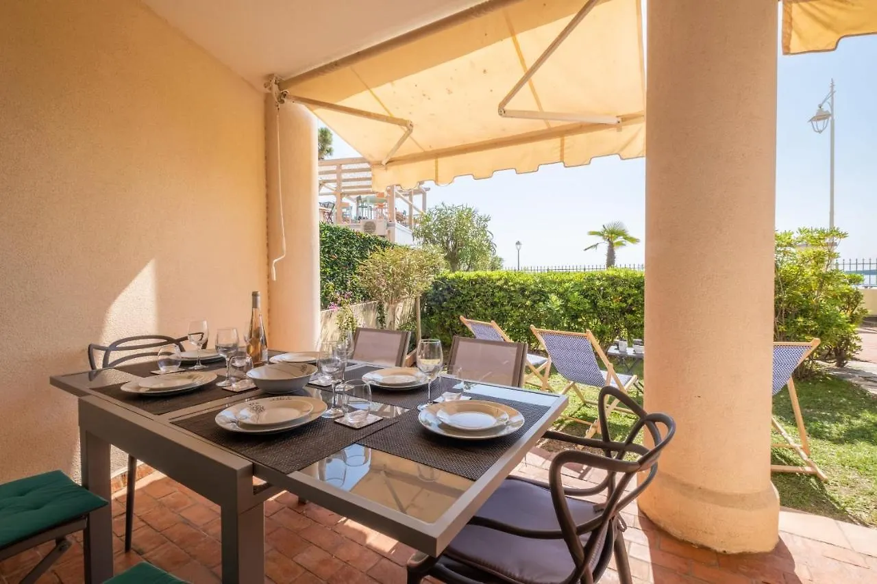 Rare! Exquisite 2-Bd Apartment Facing The Sea Cannes Francia