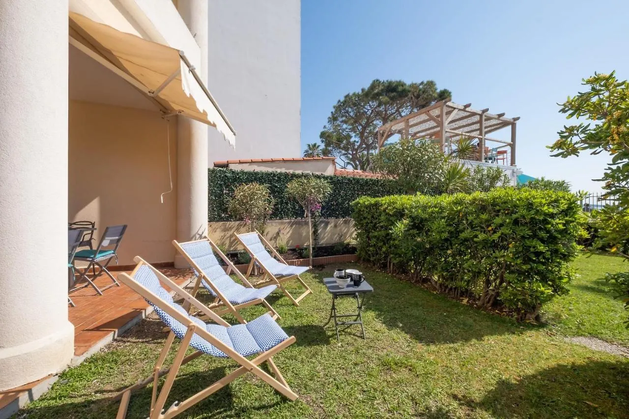 Rare! Exquisite 2-Bd Apartment Facing The Sea Cannes