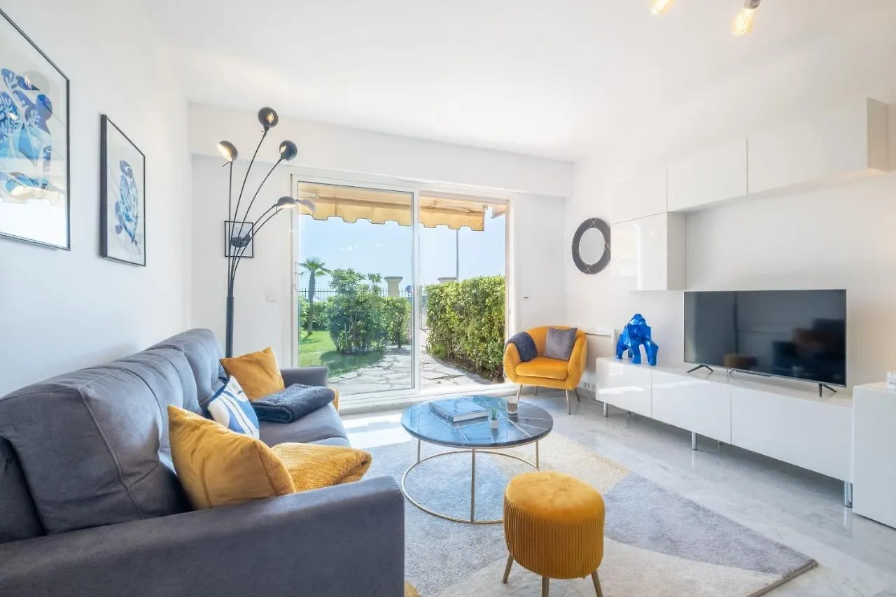 Rare! Exquisite 2-Bd Apartment Facing The Sea Cannes