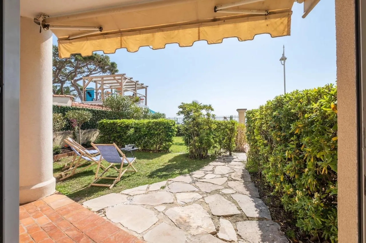 Rare! Exquisite 2-Bd Apartment Facing The Sea Cannes 0*,  Francia