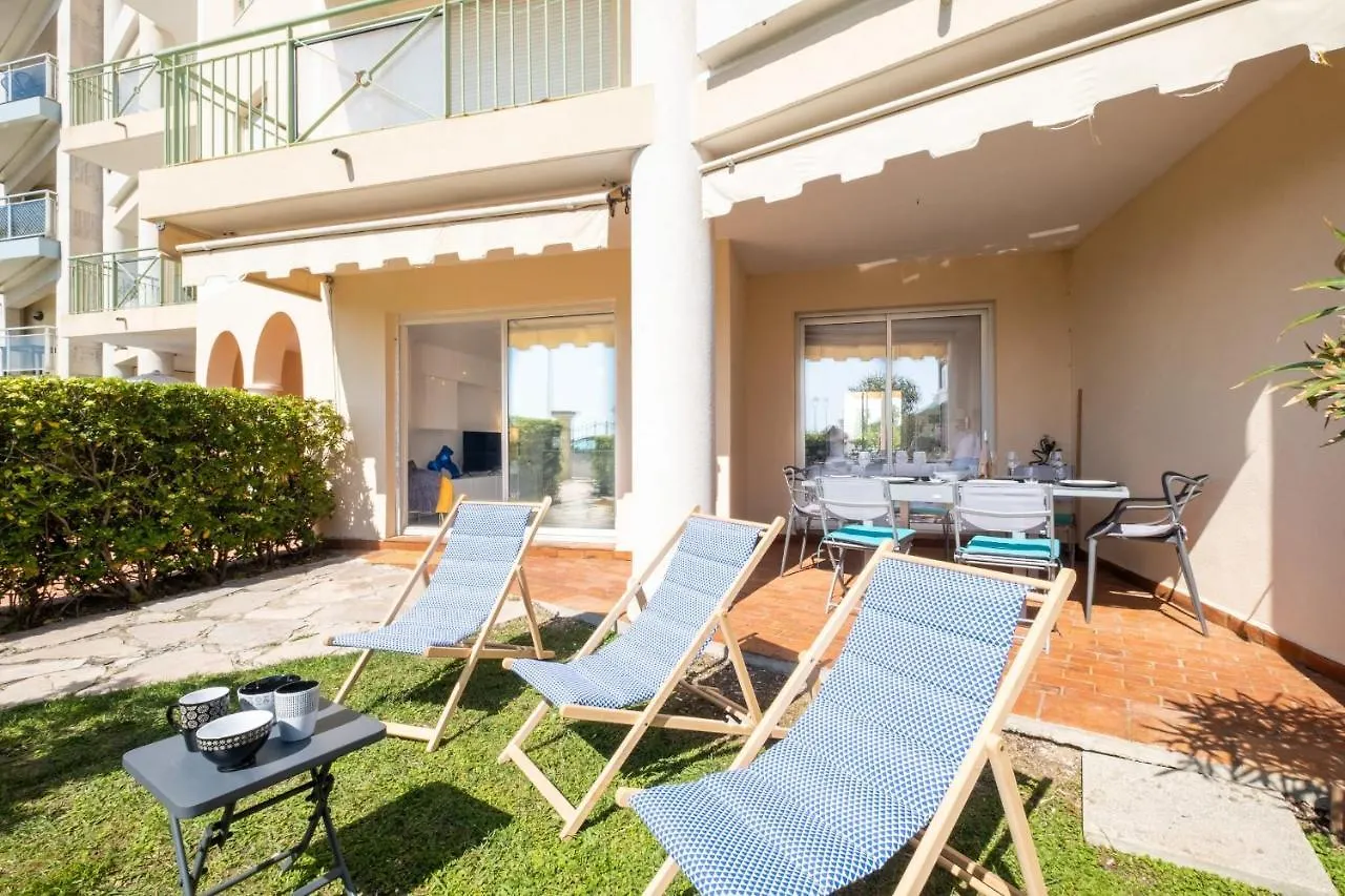 Rare! Exquisite 2-Bd Apartment Facing The Sea Cannes