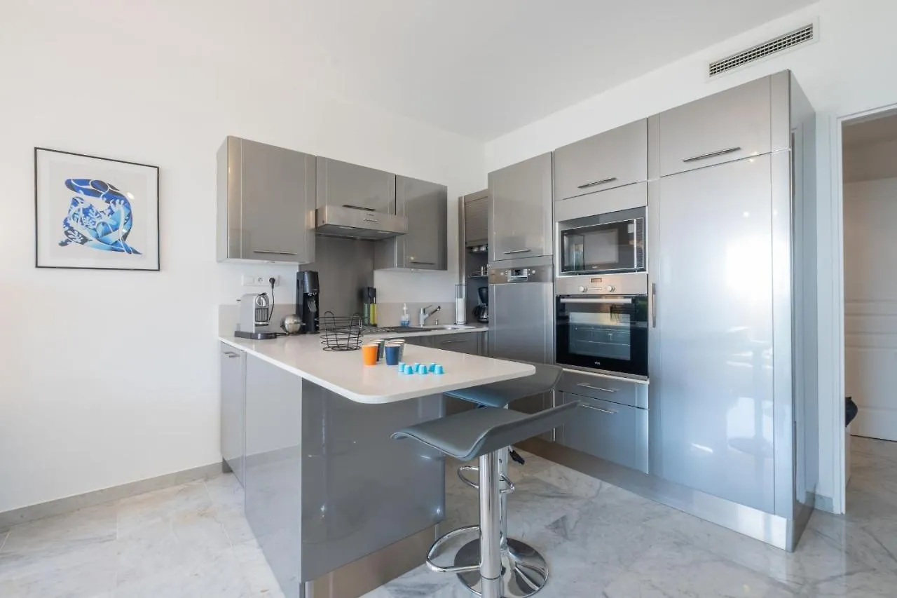 Rare! Exquisite 2-Bd Apartment Facing The Sea Cannes
